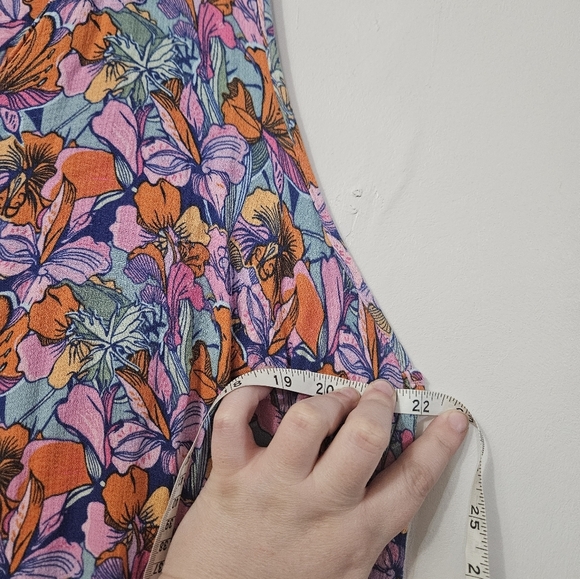 Jones&co Floral Ruffle Bottom Tank Top! - Picture 5 of 6